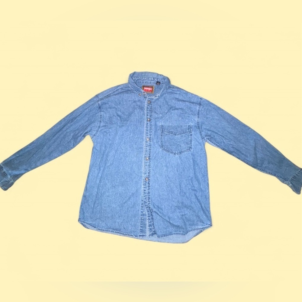 Wrangler Men’s Vintage Denim Button-Up Shirt | Classic Western Workwear - Size L